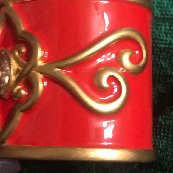 Carolee Lux Open Gold Tone Heart Scroll Embellished Cuff New - Scarlet Red - Picture 2 of 16